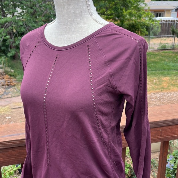 Athleta Long Sleeve Technical Work Out Top, S - Picture 3 of 11